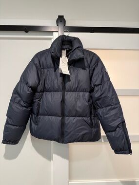 NWT!! Hillside down jacket Vuori Women's asphalt colorPuffer Jacket size medium